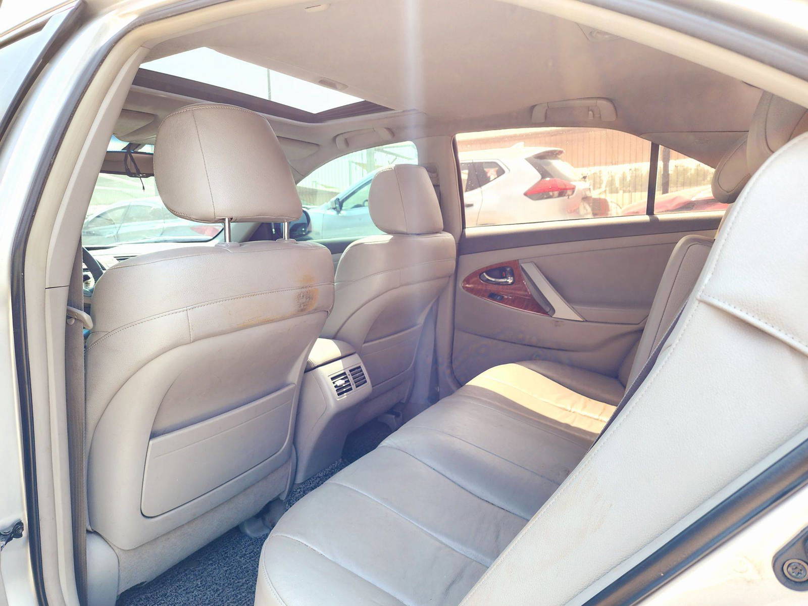 2011 TOYOTA CAMRY — 286406 KM — Lot 054558 — Souq - Marhaba Auctions Used Cars - Image 6