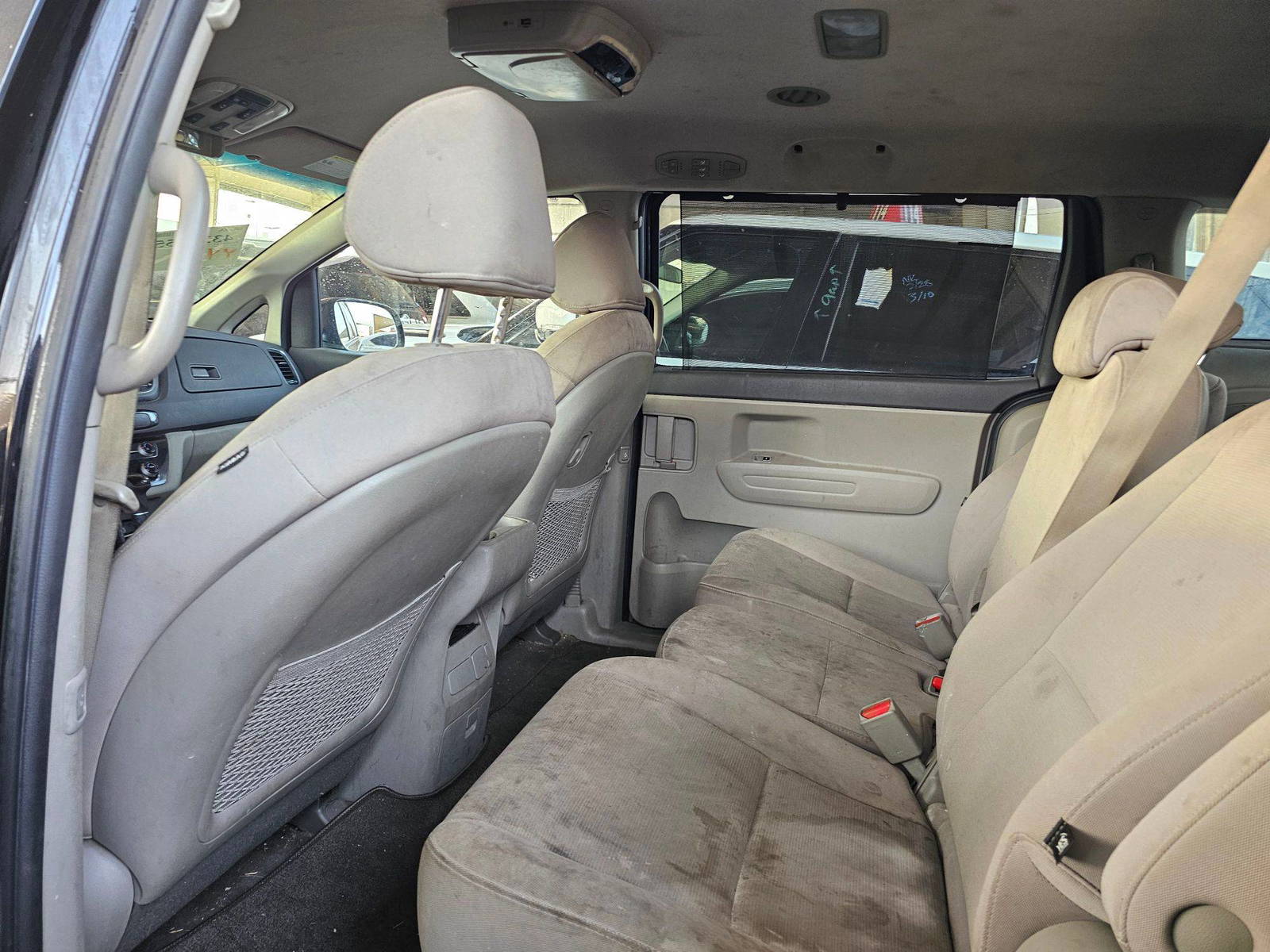 2015 KIA SEDONA — 169447 Miles — Lot C13F6066917 — Souq - Marhaba Auctions Used Cars - Image 5