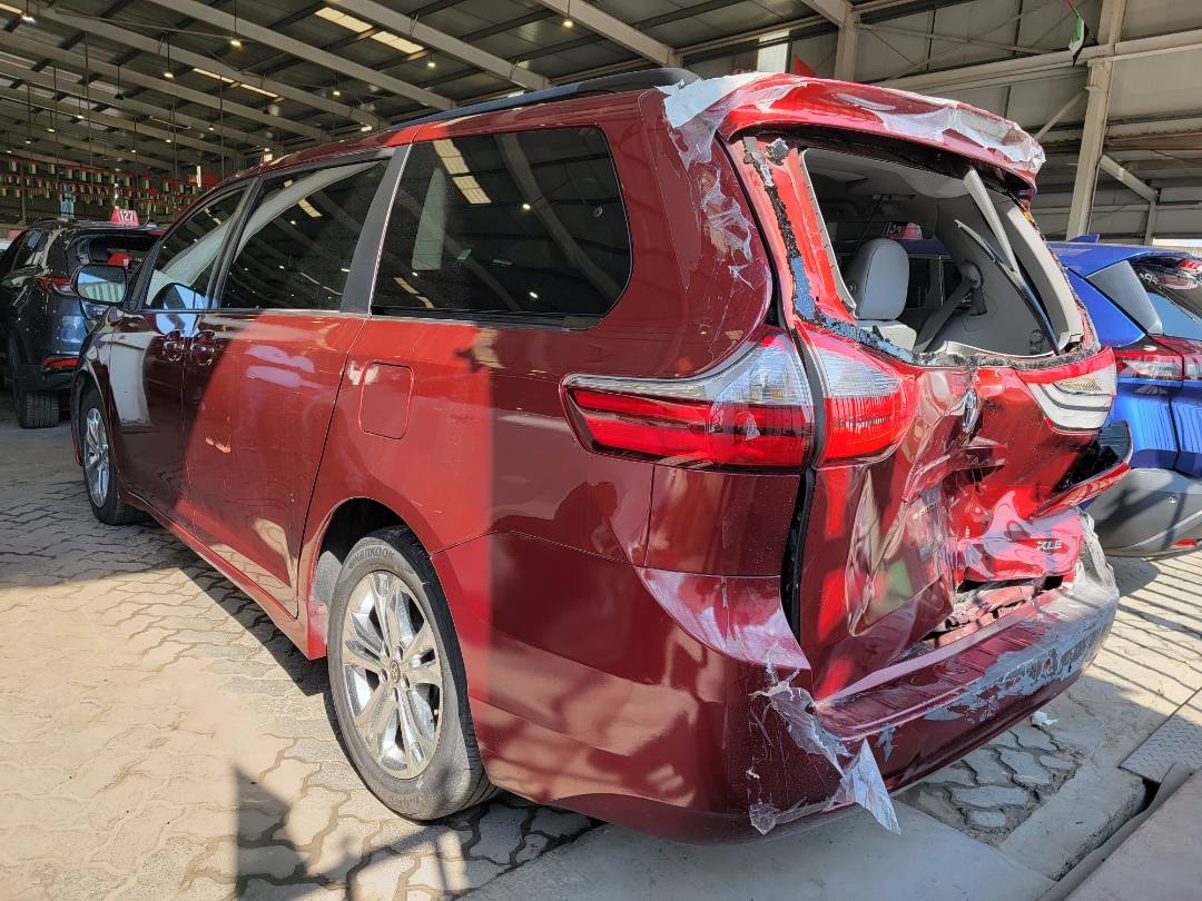 2019 TOYOTA SIENNA — 190285 Miles — Lot DC4KS010691 — Main - Marhaba Auctions Used Cars - Image 3