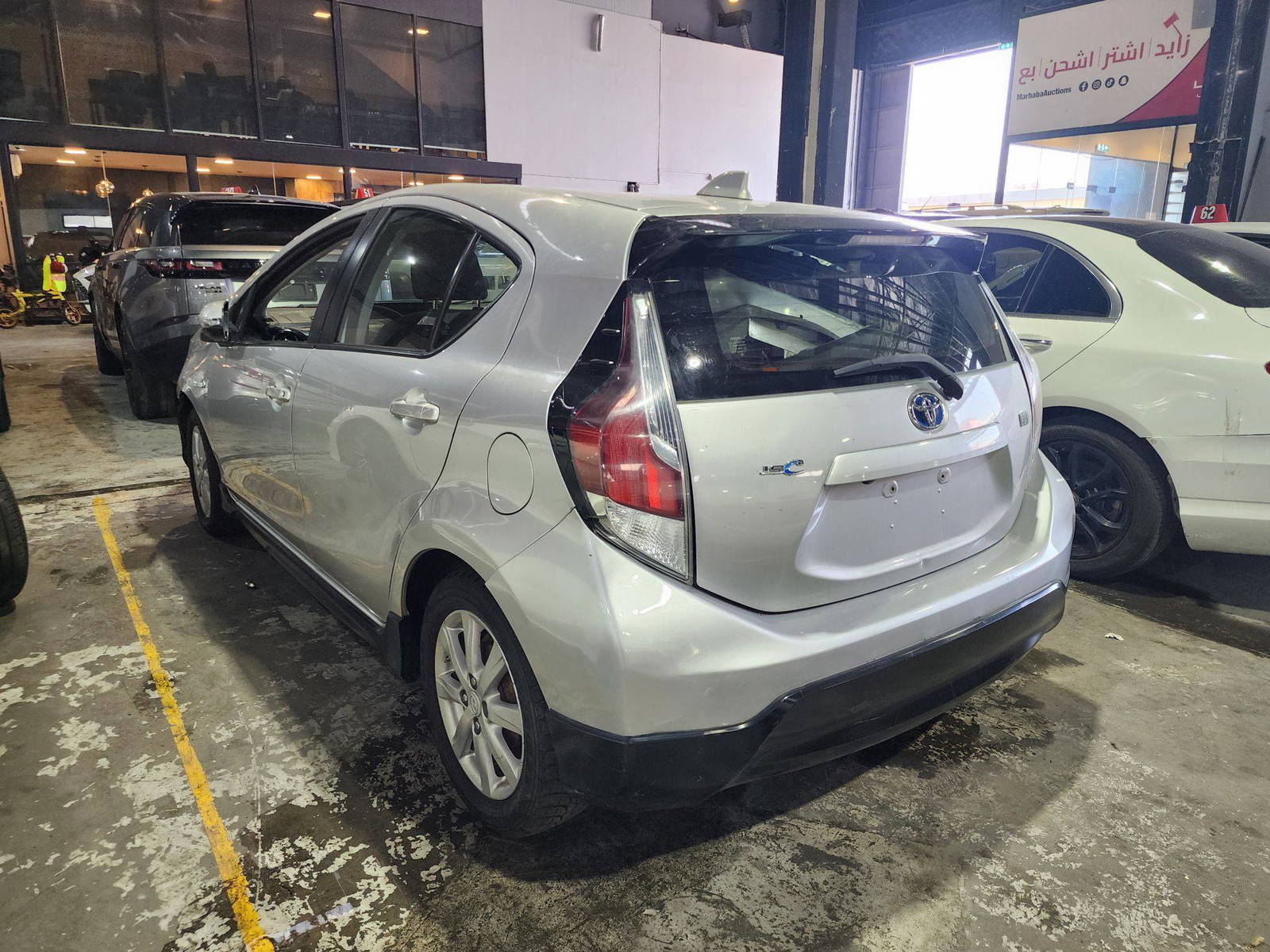 2017 TOYOTA PRIUS C — 226627 KM — Lot 12331991 — Al Quoz - Marhaba Auctions Used Cars - Image 4
