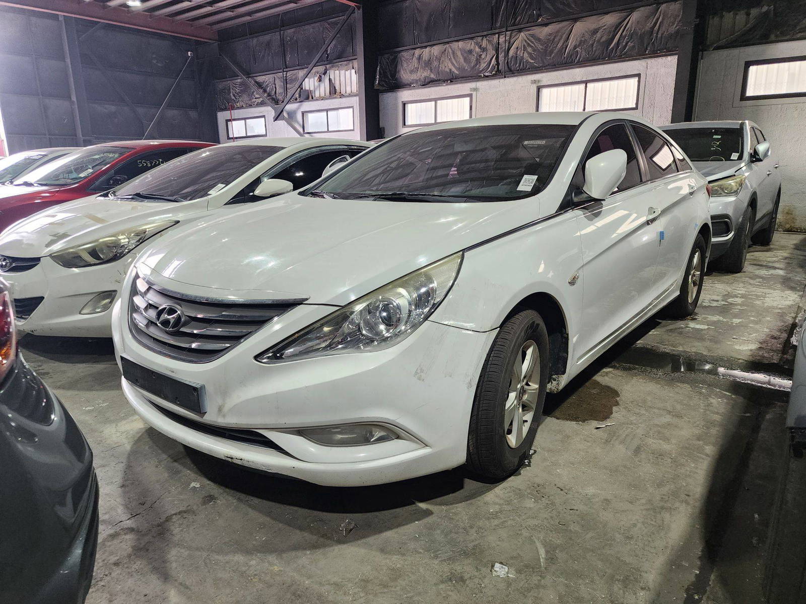 2012 HYUNDAI SONATA — 198321 KM — Lot 439613 — Al Quoz - Marhaba Auctions Used Cars - Image 4