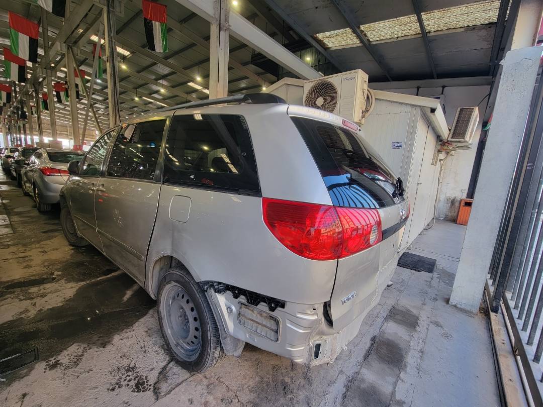 2006 TOYOTA SIENNA — 187968 Miles — Lot 69061424 — Main - Marhaba Auctions Used Cars - Image 5