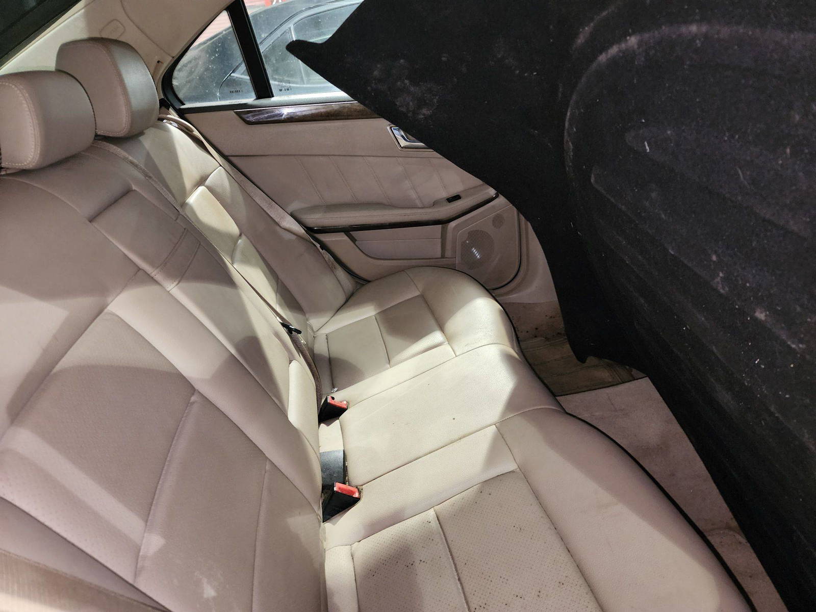 2010 MERCEDES BENZ E 350 — 210506 Miles — Lot 70682323 - Marhaba Auctions Used Cars - Image 5
