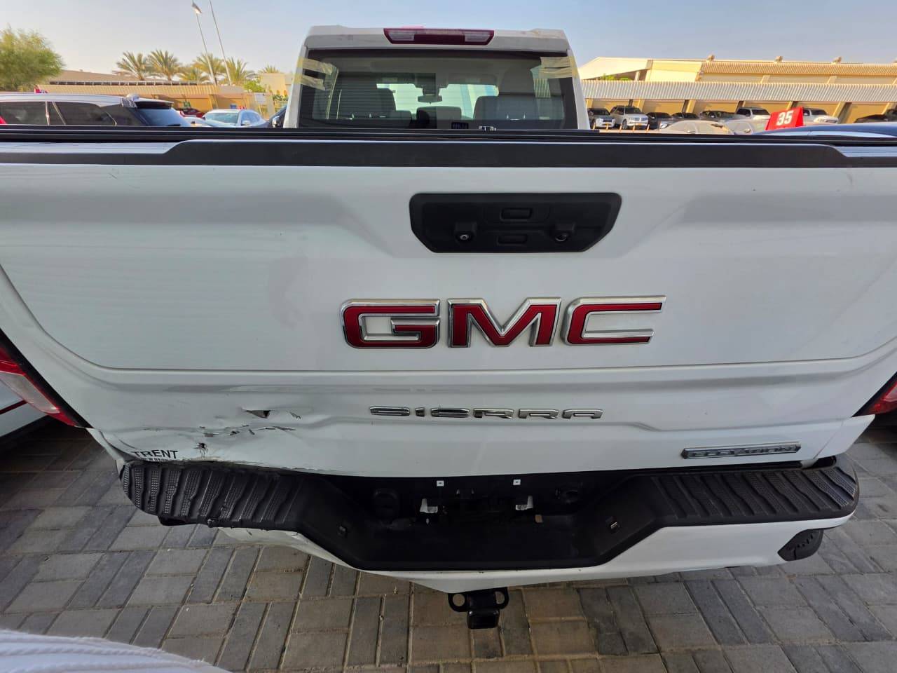 2023 GMC SIERRA K1500 — 208499 KM — Lot 93687365 - Marhaba Auctions Used Cars - Image 15