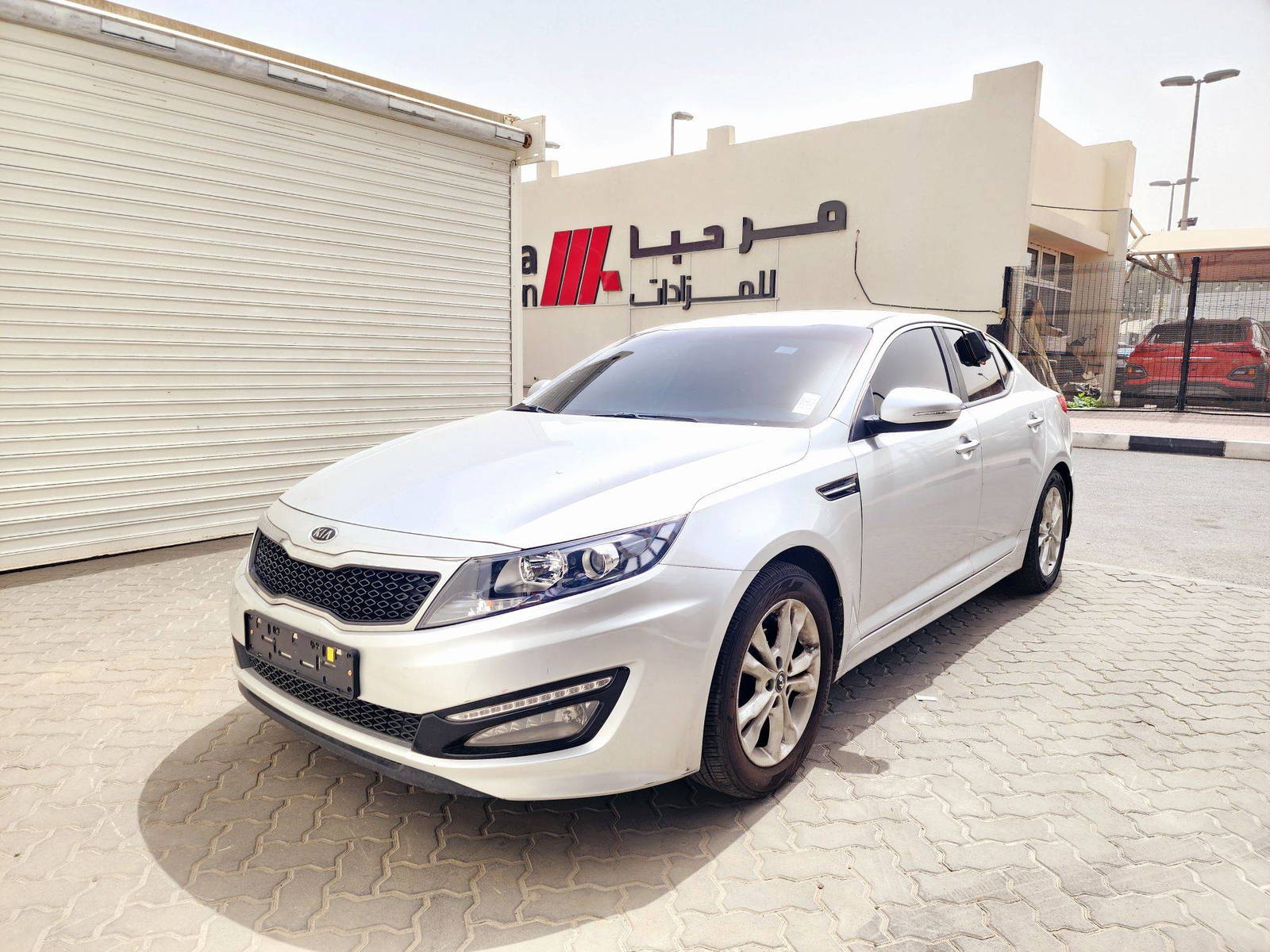 2011 KIA K5 — 244083 KM — Lot 001928 — Souq - Marhaba Auctions Used Cars - Image 5