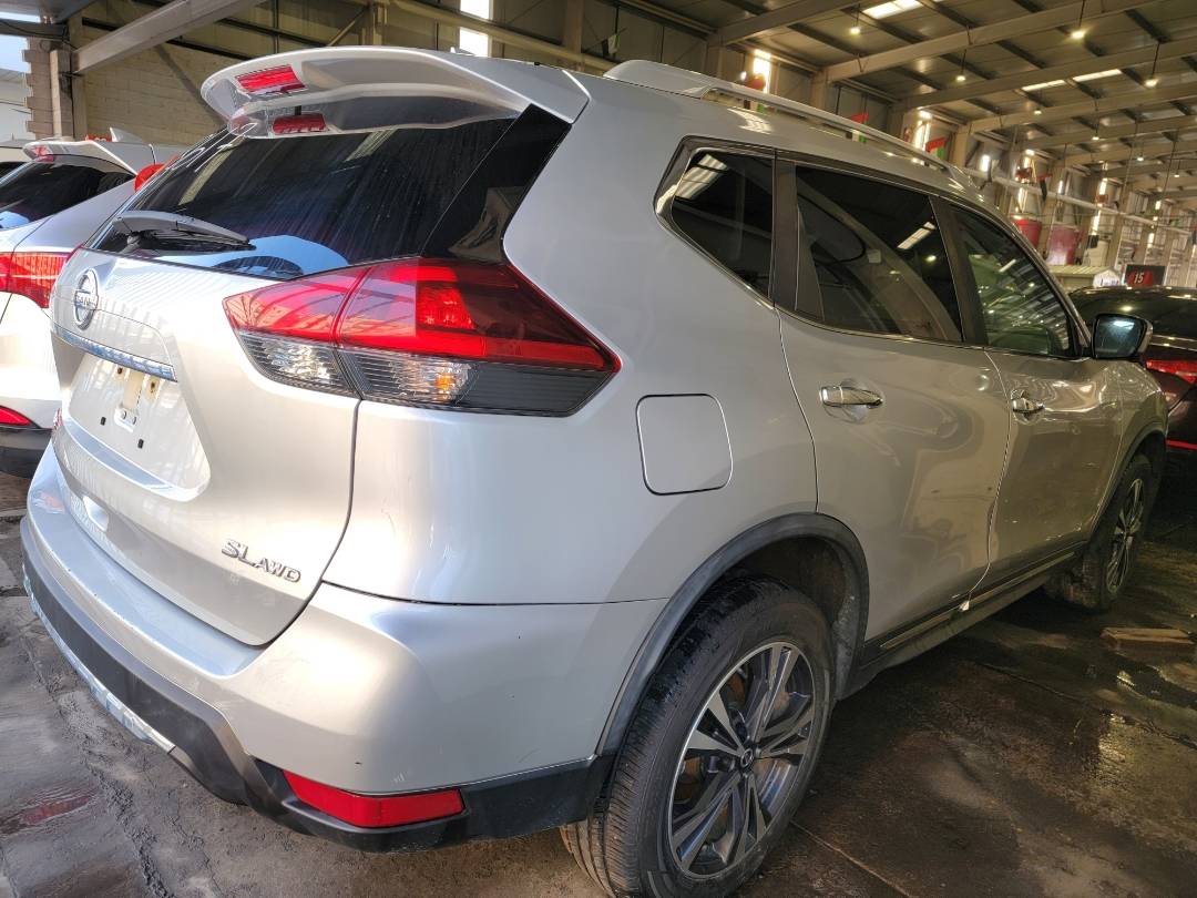 2018 NISSAN ROGUE — 129502 Miles — Lot 318617 — Souq - Marhaba Auctions Used Cars - Image 3