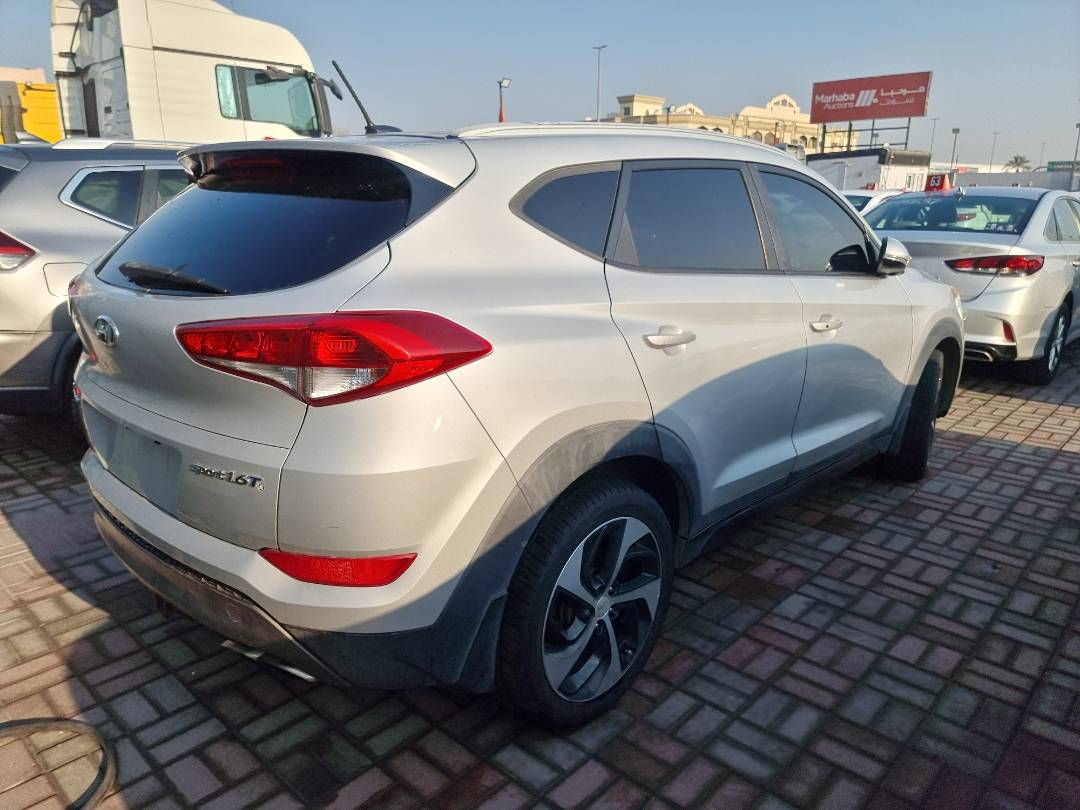 2016 HYUNDAI TUCSON — 133573 Miles — Lot 125478 — Souq - Marhaba Auctions Used Cars - Image 4