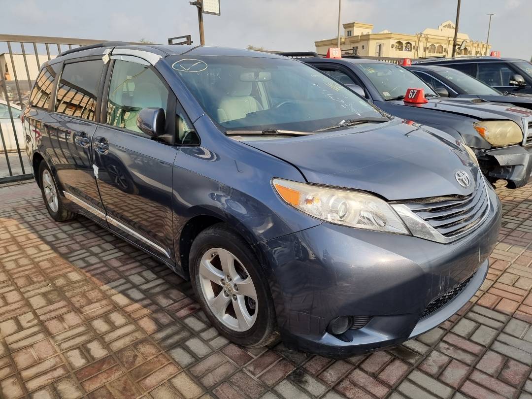 2015 TOYOTA SIENNA — 201094 Miles — Lot 124578 — Ind. 12 - Marhaba Auctions Used Cars - Image 3