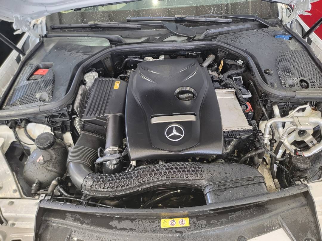 2019 MERCEDES BENZ E-300 — 16547 Miles — Lot KA672299 - Marhaba Auctions Used Cars - Image 5