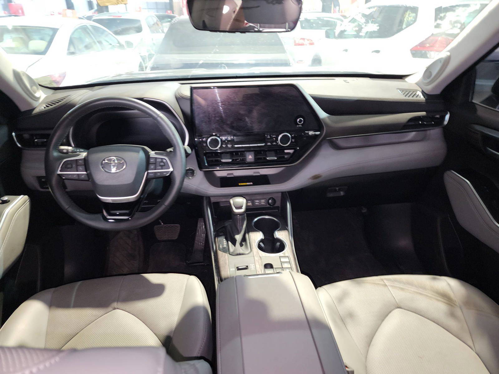2023 TOYOTA HIGHLANDER — 11021 Miles — Lot 69798993 — Main - Marhaba Auctions Used Cars - Image 7