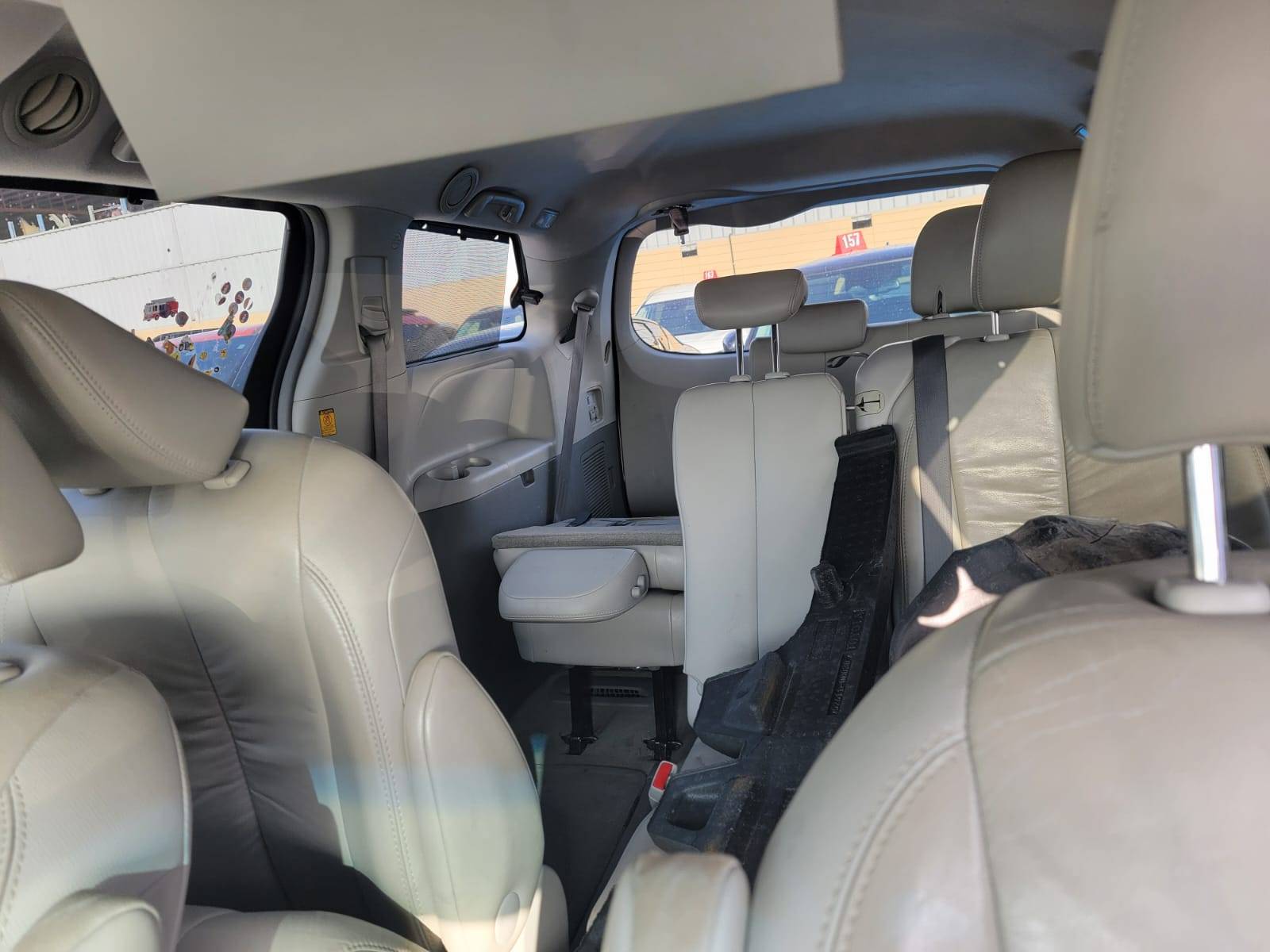 TOYOTA SIENNA 2011 - Marhaba Auction Used Cars - Image 3
