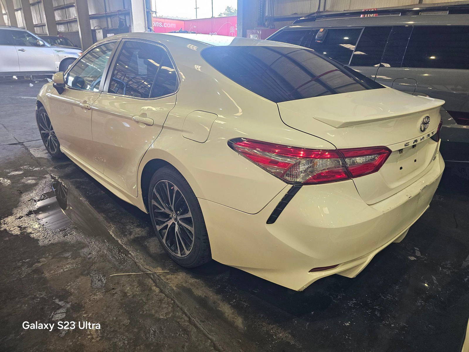 2018 TOYOTA CAMRY — 180449 Miles — Lot 63324905 — Main - Marhaba Auctions Used Cars - Image 6