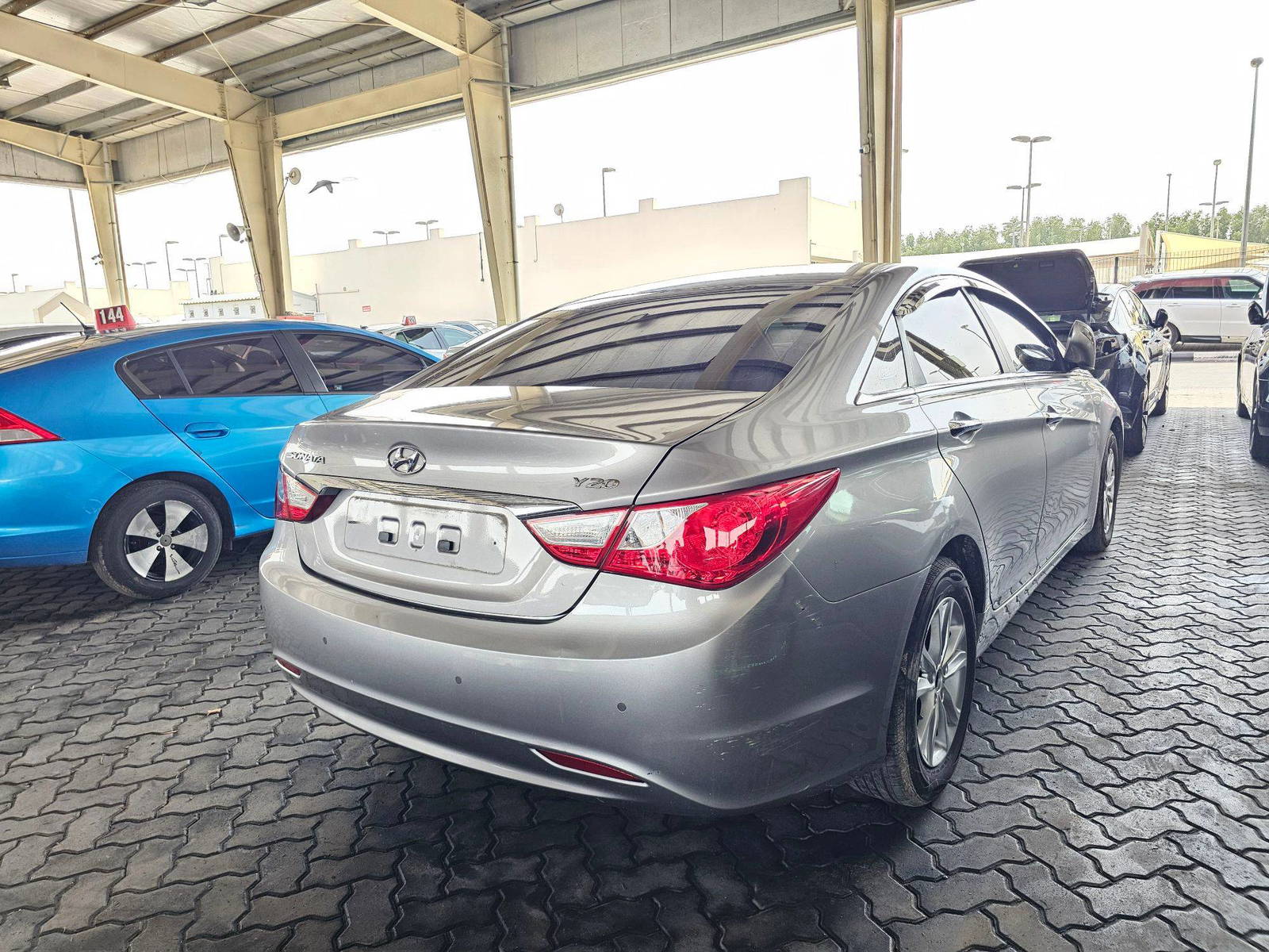 2011 HYUNDAI SONATA — 248283 KM — Lot 181937 — Souq - Marhaba Auctions Used Cars - Image 3