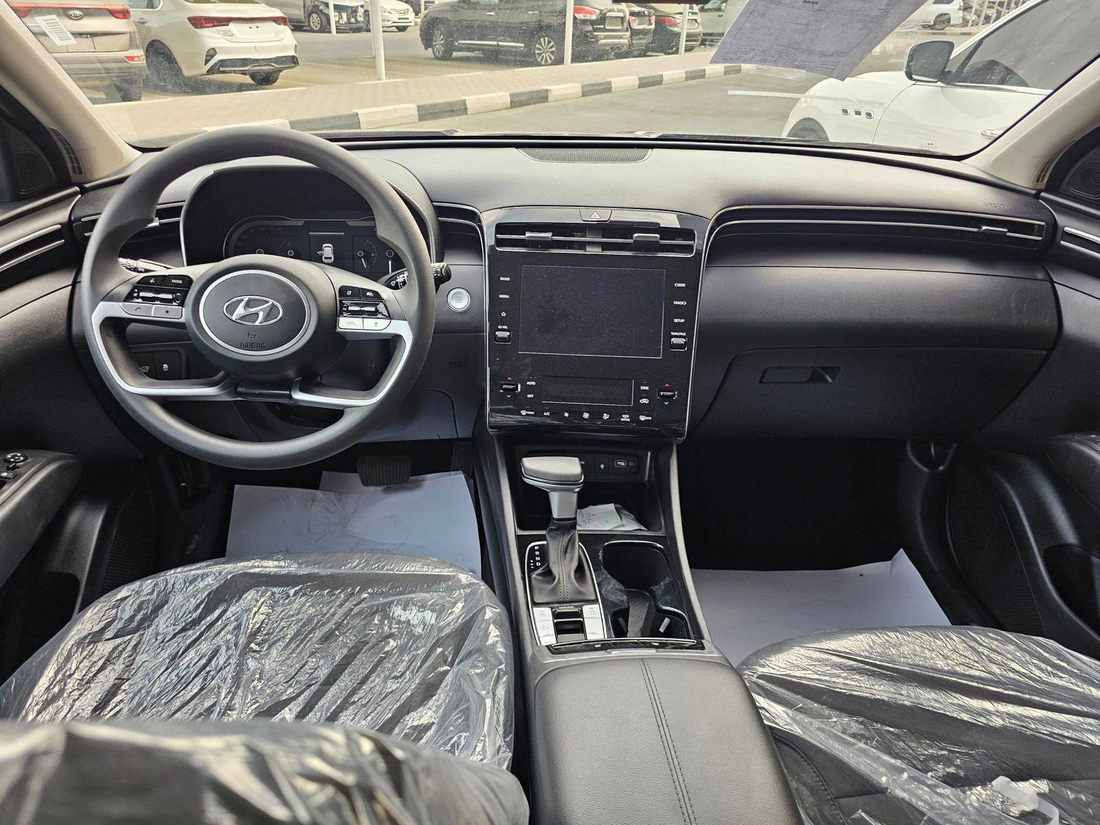 2024 HYUNDAI TUCSON — 16979 Miles — Lot CDE6RH326517 — Souq - Marhaba Auctions Used Cars - Image 7