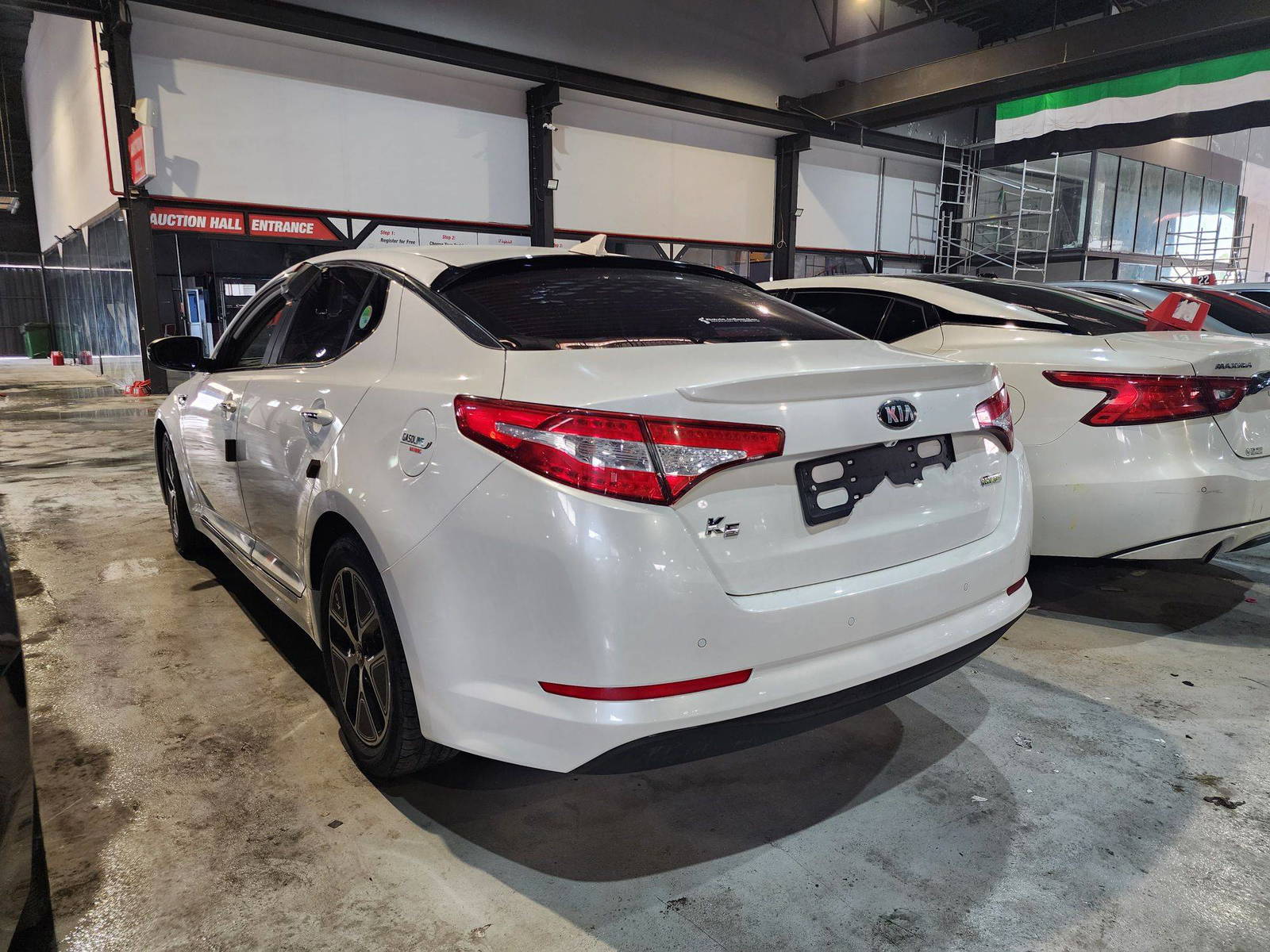 2013 KIA K5 — 120666 KM — Lot 025474 — Al Quoz - Marhaba Auctions Used Cars - Image 5