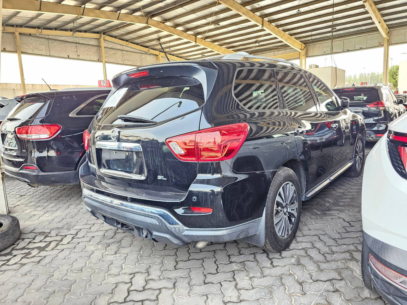 2017 NISSAN PATHFINDER — 192748 Miles — Lot N7HC603753 — Souq - Marhaba Auctions Used Cars - Image 3
