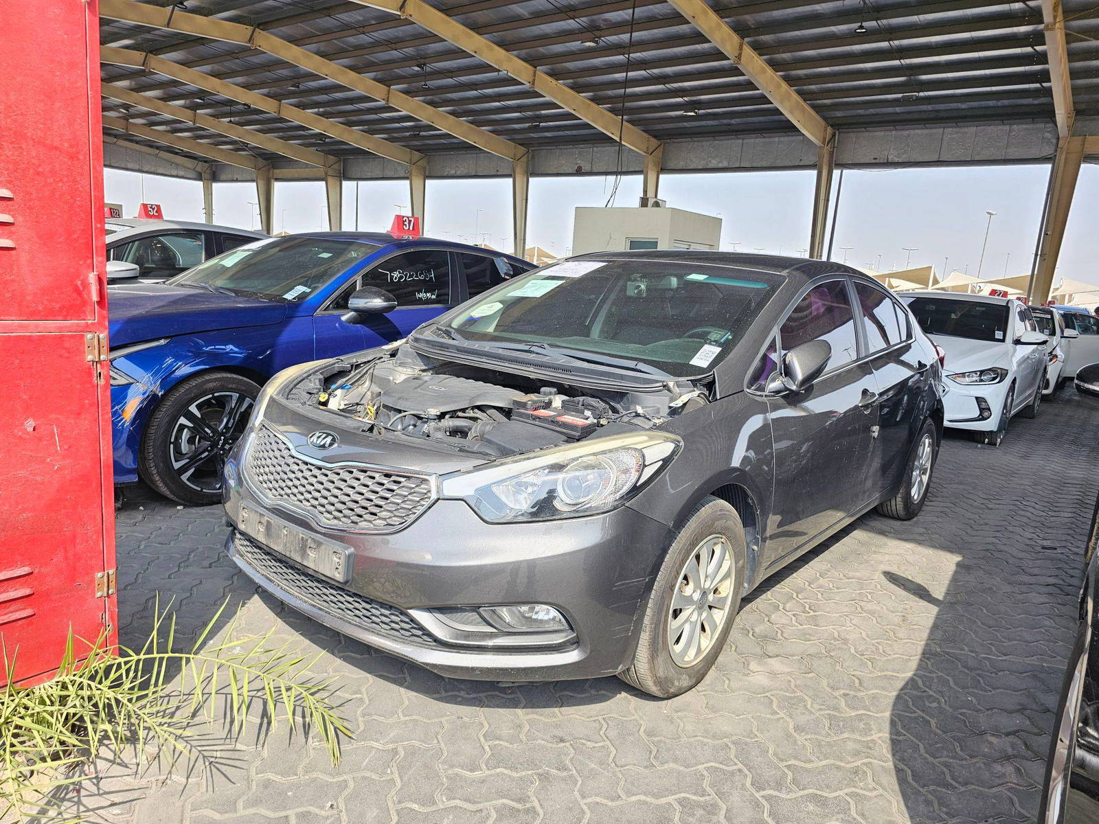 2013 KIA K3 — 170642 KM — Lot 31393 — Souq - Marhaba Auctions Used Cars - Image 5