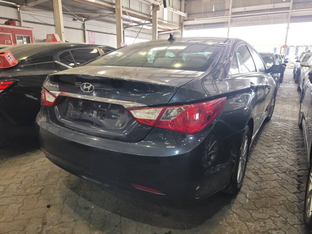 2013 HYUNDAI SONATA — 208086 Miles — Lot DH558895 — Main - Marhaba Auctions Used Cars - Image 3
