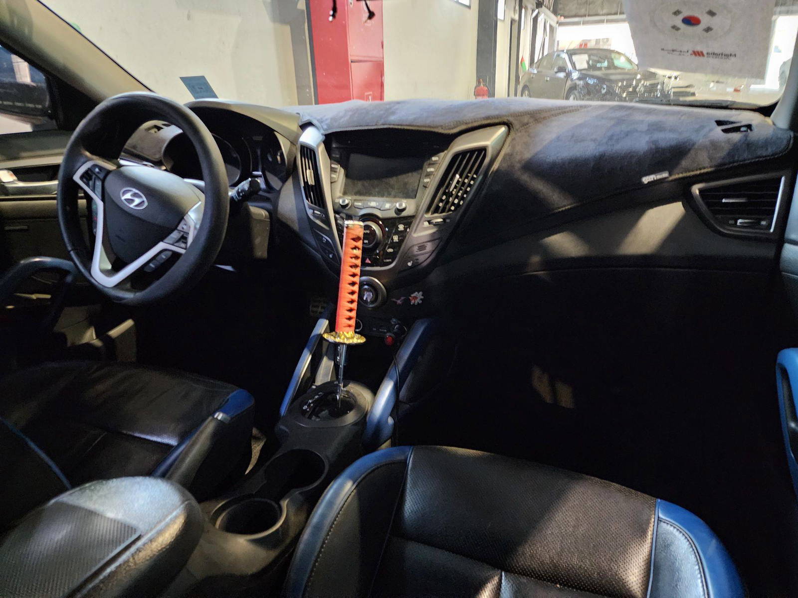 2013 HYUNDAI VELOSTER — 174697 KM — Lot 091633 — Al Quoz - Marhaba Auctions Used Cars - Image 8
