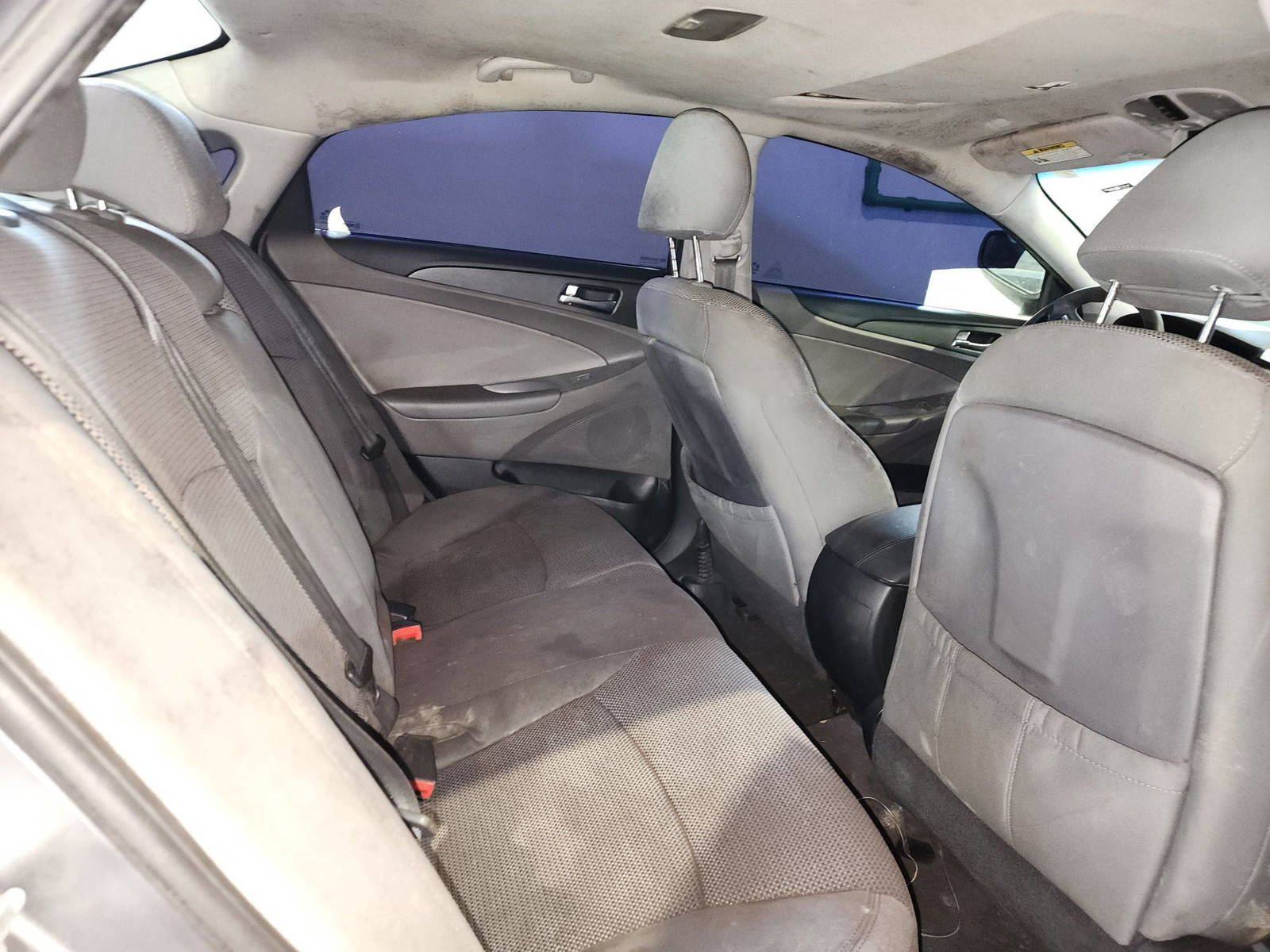 2013 HYUNDAI SONATA — 160035 Miles — Lot 4689 — Al Quoz - Marhaba Auctions Used Cars - Image 9