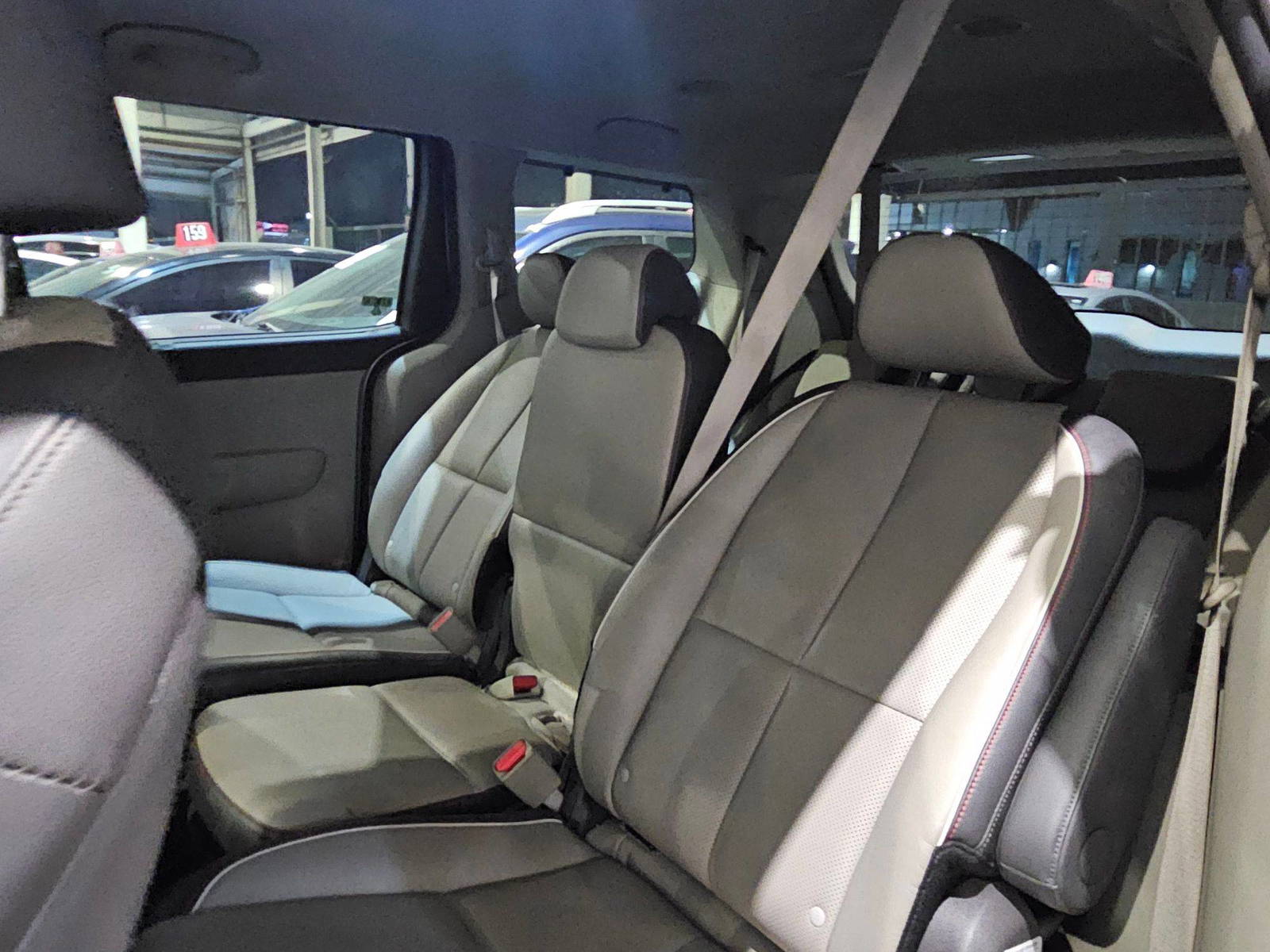 2017 KIA SEDONA — 87797 Miles — Lot 93638905 — Al Sajaa - Marhaba Auctions Used Cars - Image 7