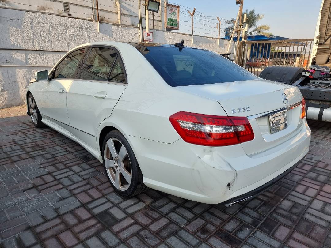 2011 MERCEDES BENZ E 350 — 176035 Miles — Lot 125487 — Souq - Marhaba Auctions Used Cars - Image 5