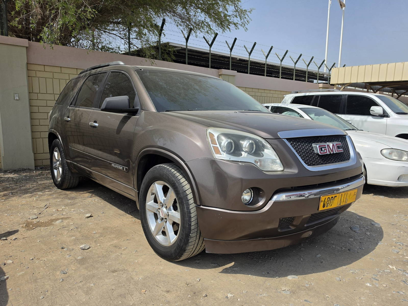 2008 GMC ACADIA — 189703 Miles — Lot 8J258914 - Marhaba Auctions Used Cars - Image 3