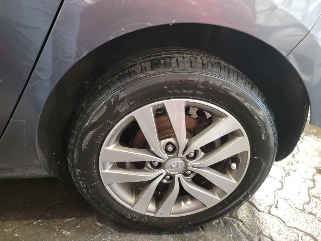 2018 HYUNDAI ELANTRA GT — 114381 KM — Lot 067585 — Souq - Marhaba Auctions Used Cars - Image 6