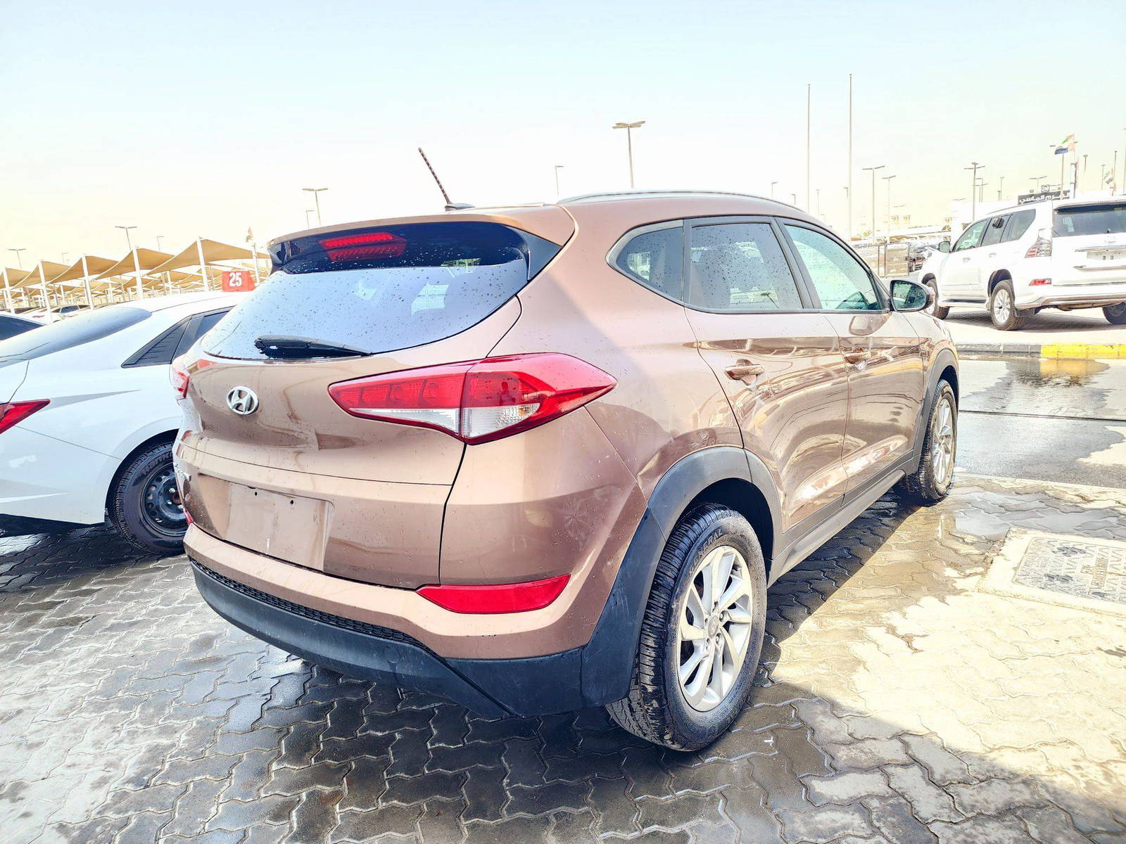 2016 HYUNDAI TUCSON — 188950 Miles — Lot 6GU033419 — Souq - Marhaba Auctions Used Cars - Image 3