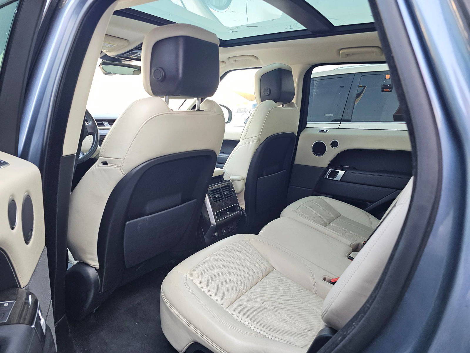 LAND ROVER RANGE ROVER SPORT HSE 2018 - Marhaba Auction Used Cars - Image 7