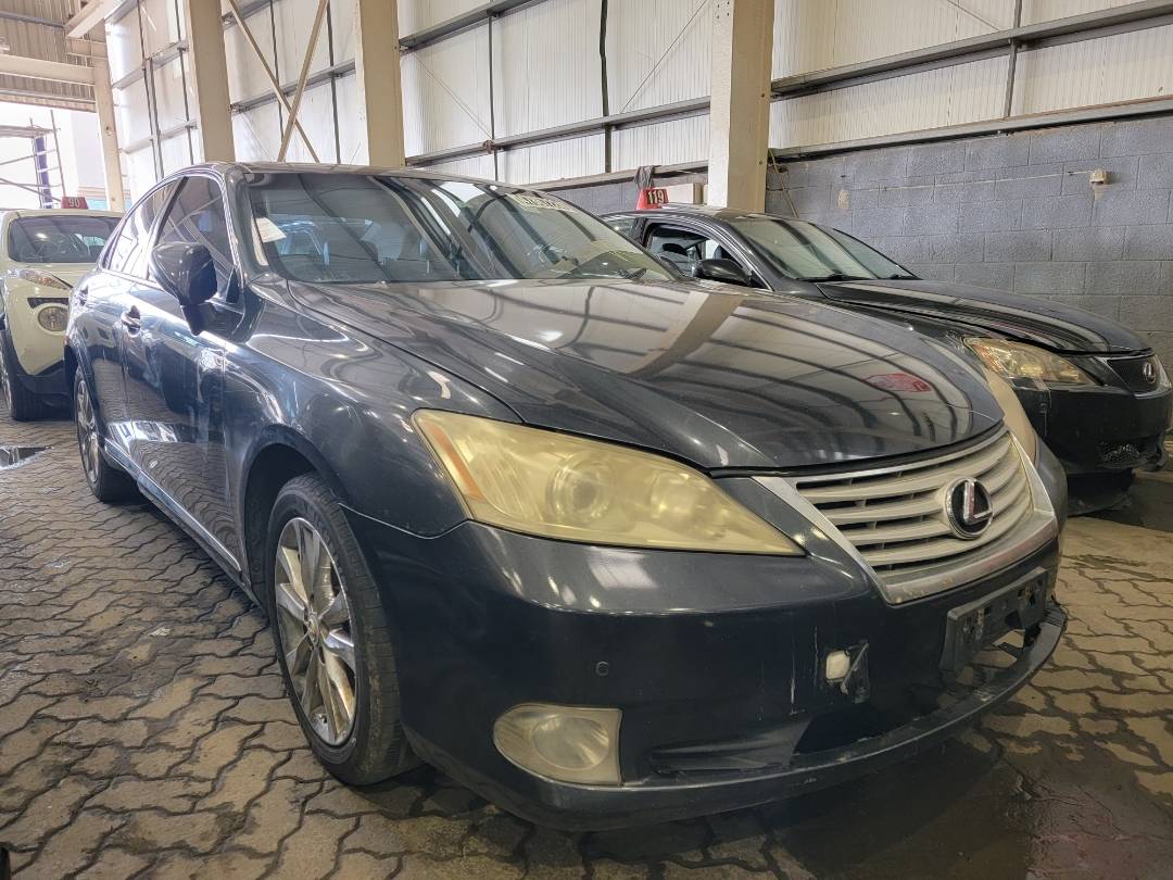 2011 LEXUS ES 350 — 233494 Miles — Lot 2420228 — Souq - Marhaba Auctions Used Cars - Image 4