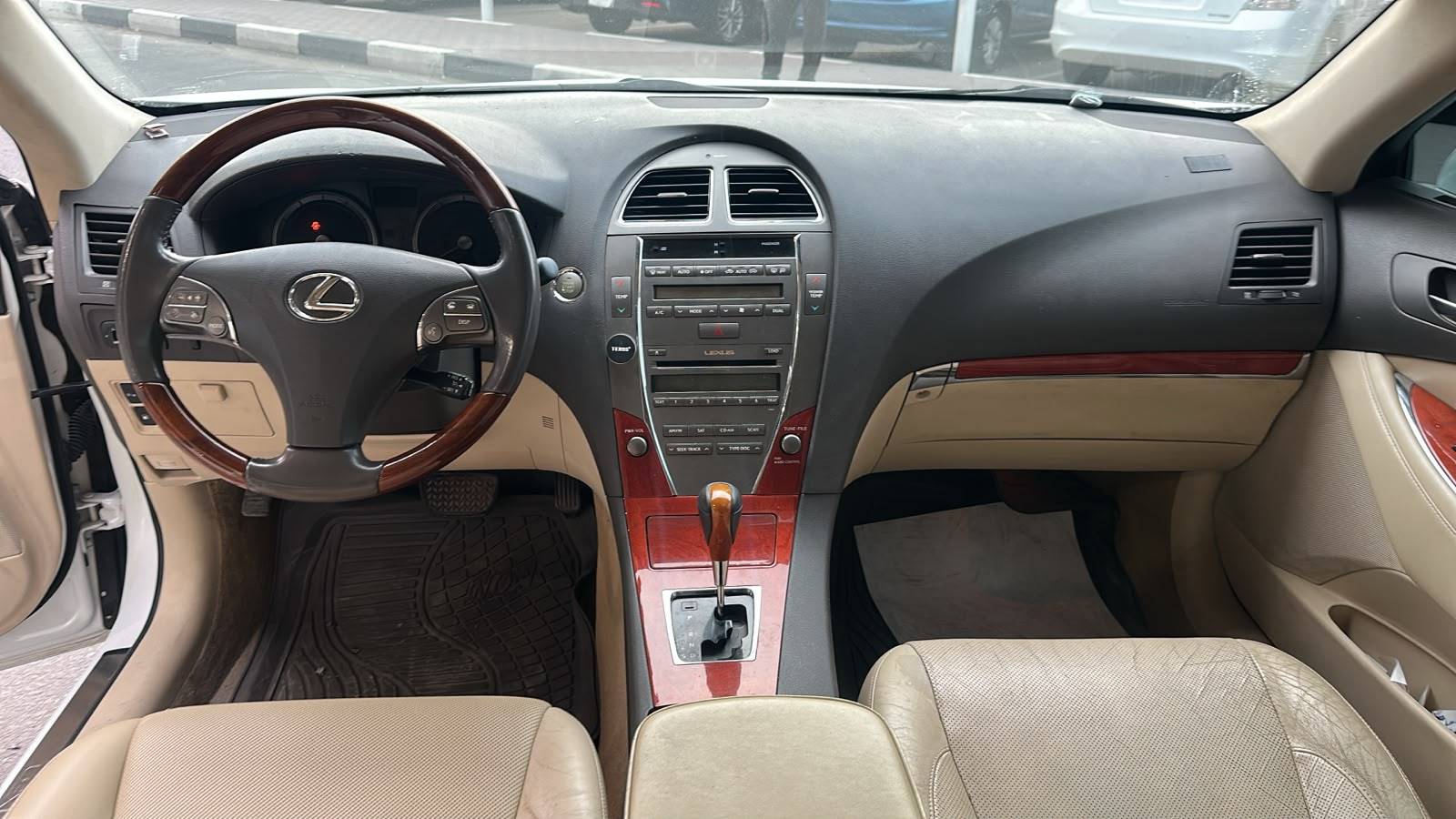 2012 LEXUS ES 350 — 239198 Miles — Lot 6C2511752 — Souq - Marhaba Auctions Used Cars - Image 7