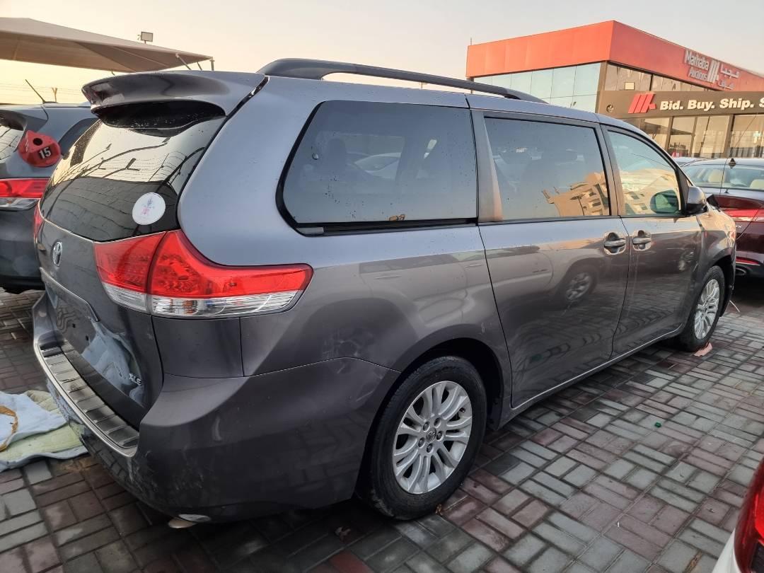 2014 TOYOTA SIENNA — 207666 Miles — Lot 214587 — Souq - Marhaba Auctions Used Cars - Image 3