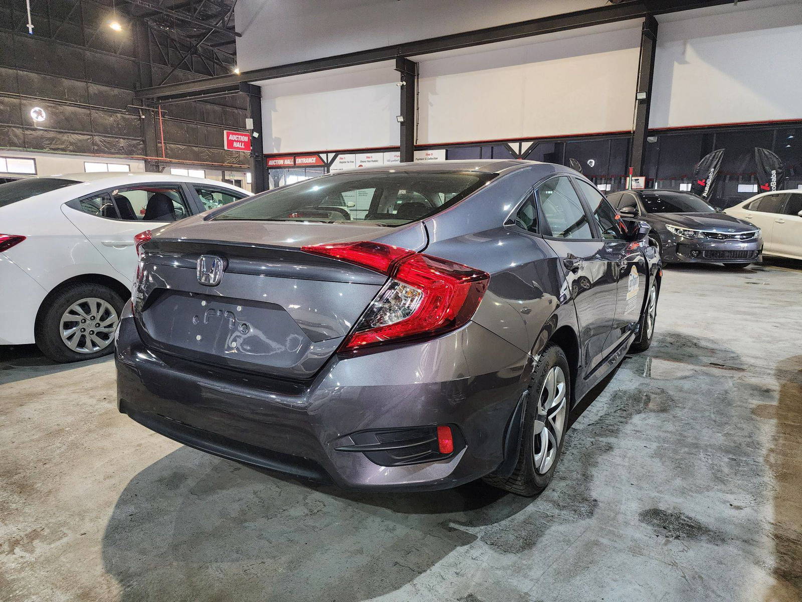 2017 HONDA CIVIC — 82526 KM — Lot H036733 — Al Quoz - Marhaba Auctions Used Cars - Image 4