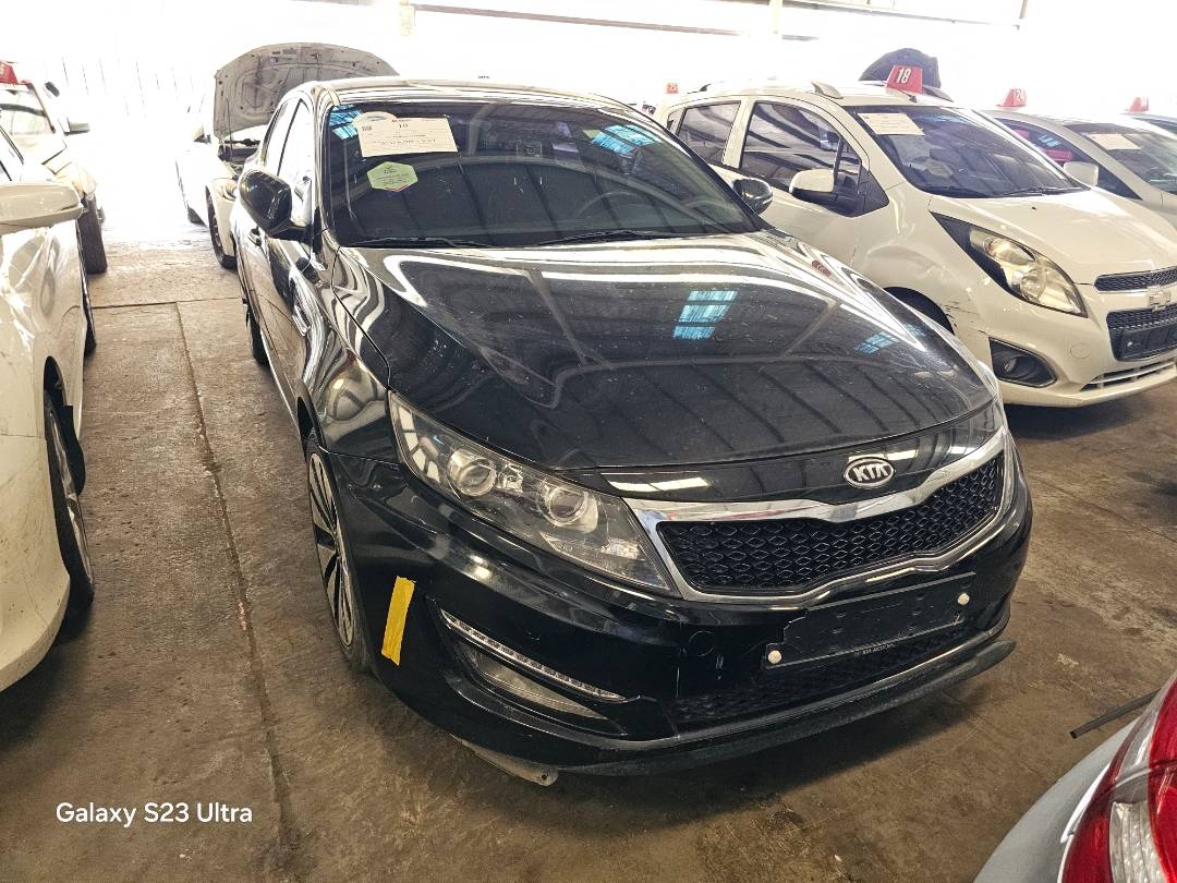 2011 KIA K5 — 160704 KM — Lot 068509 — Main - Marhaba Auctions Used Cars - Image 4