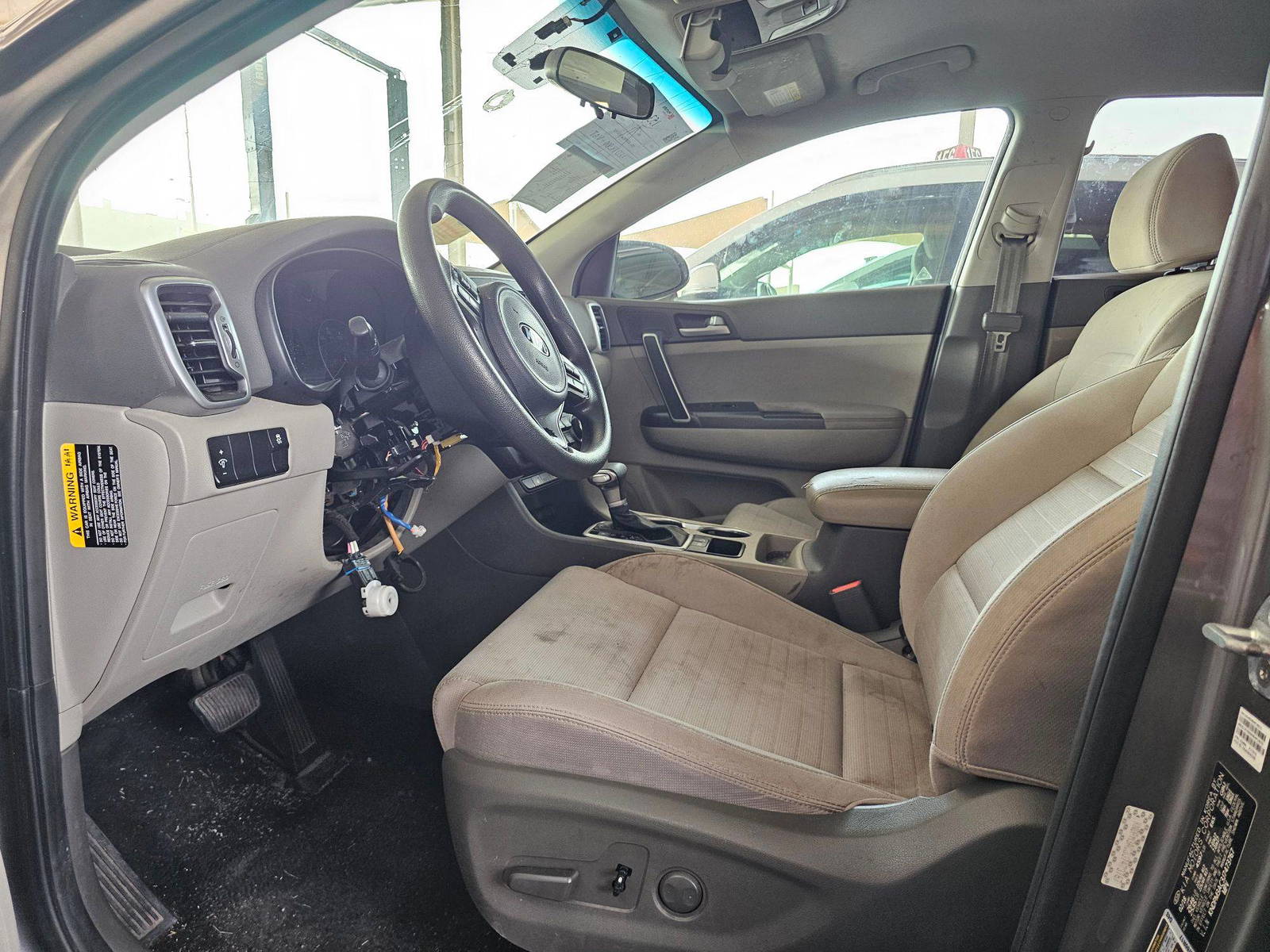 2018 KIA SPORTAGE — 134149 Miles — Lot 3320186 — Souq - Marhaba Auctions Used Cars - Image 8