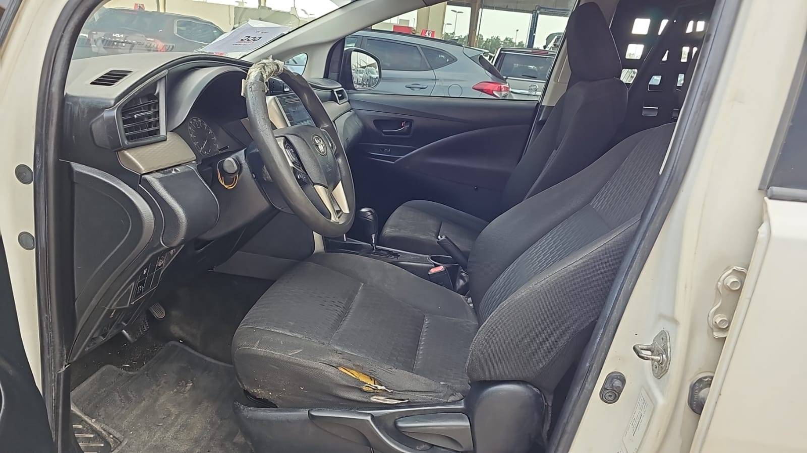 2017 TOYOTA INNOVA — 832964 KM — Lot EMSH0108262 — Souq - Marhaba Auctions Used Cars - Image 8
