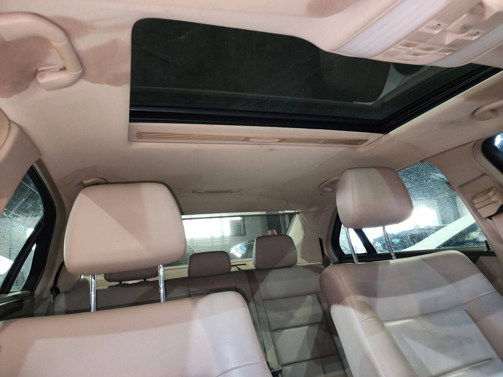 2010 MERCEDES BENZ E 350 — 162675 Miles — Lot 59971064 — Al Quoz - Marhaba Auctions Used Cars - Image 9