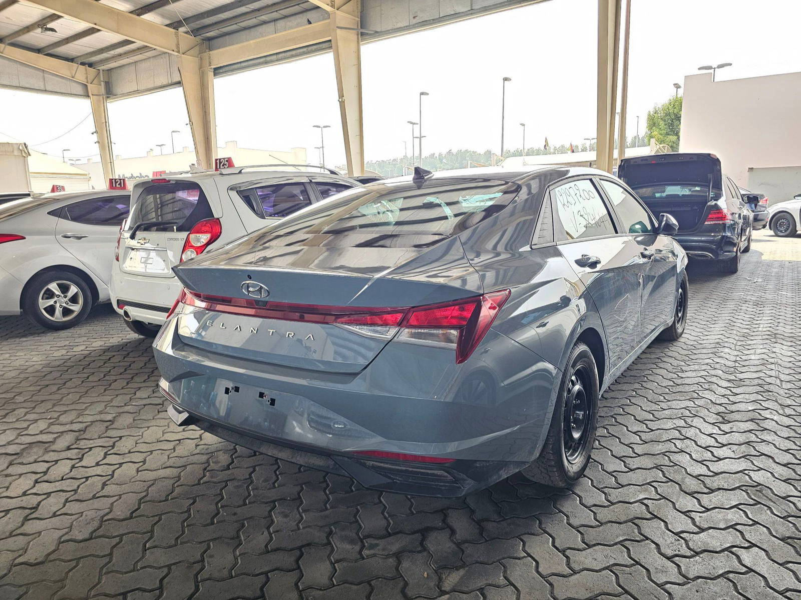 2022 HYUNDAI ELANTRA — 45300 KM — Lot 12297200X — Souq - Marhaba Auctions Used Cars - Image 3