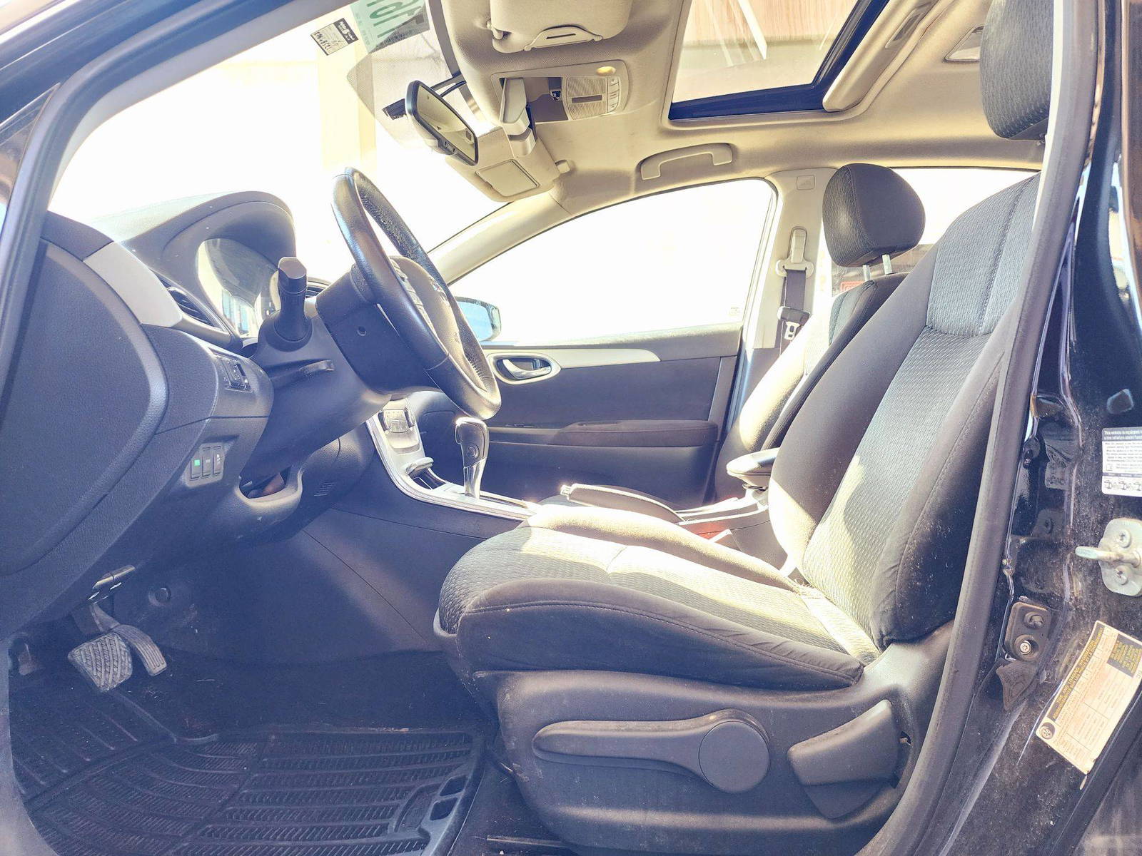 2014 NISSAN SENTRA — 148520 KM — Lot 71614224 — Souq - Marhaba Auctions Used Cars - Image 9
