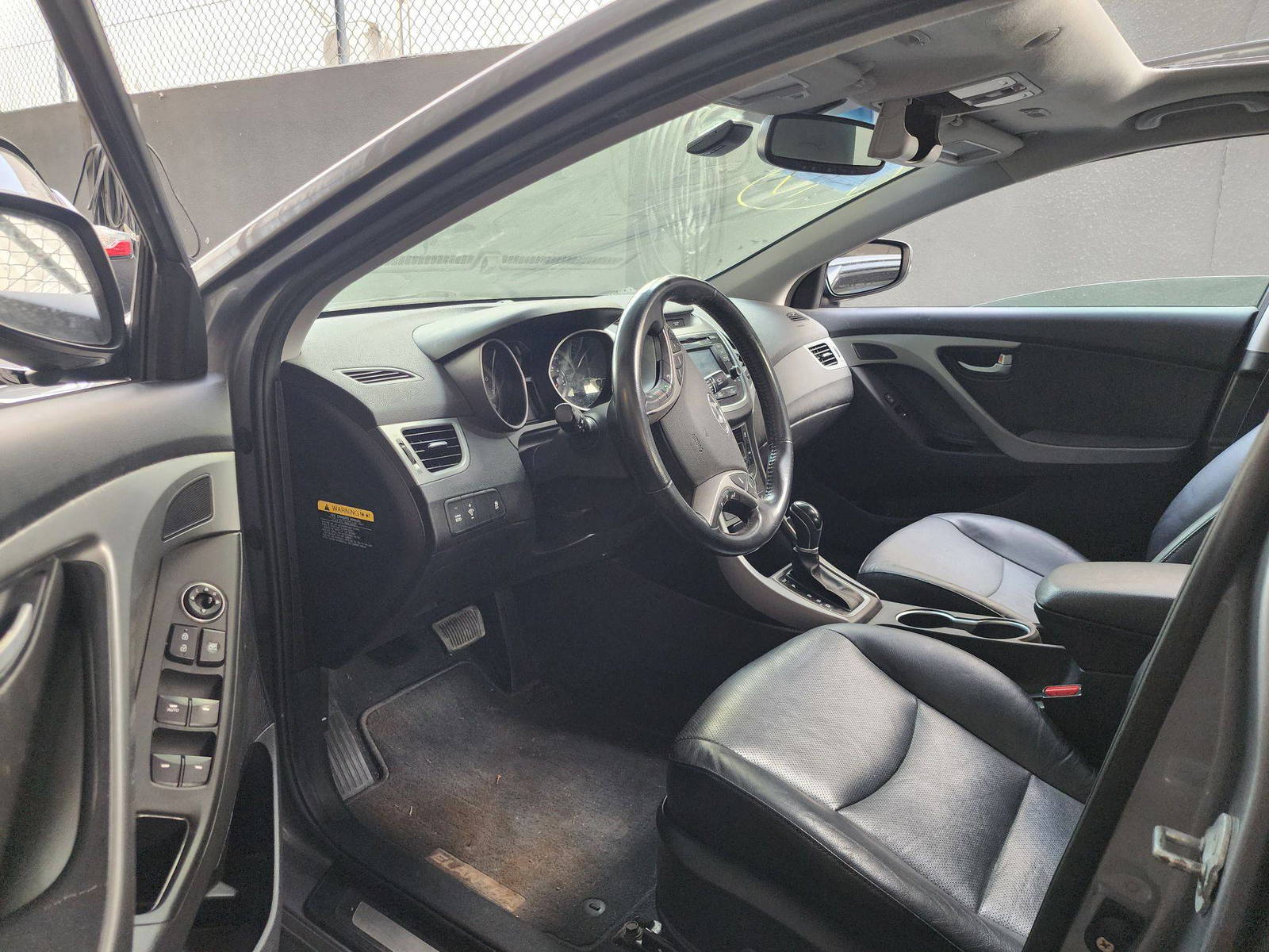 2014 HYUNDAI ELANTRA — 181744 KM — Lot 43351075 — Al Quoz - Marhaba Auctions Used Cars - Image 9