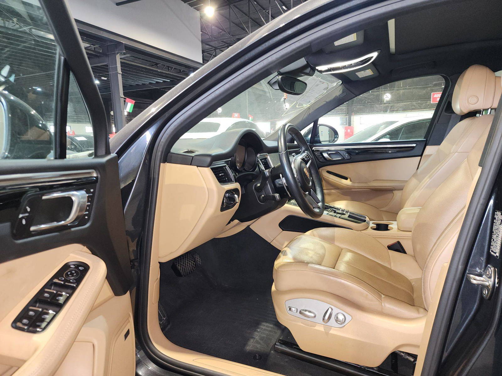 2018 PORSCHE MACAN — 114361 Miles — Lot 41423025 — Main - Marhaba Auctions Used Cars - Image 9