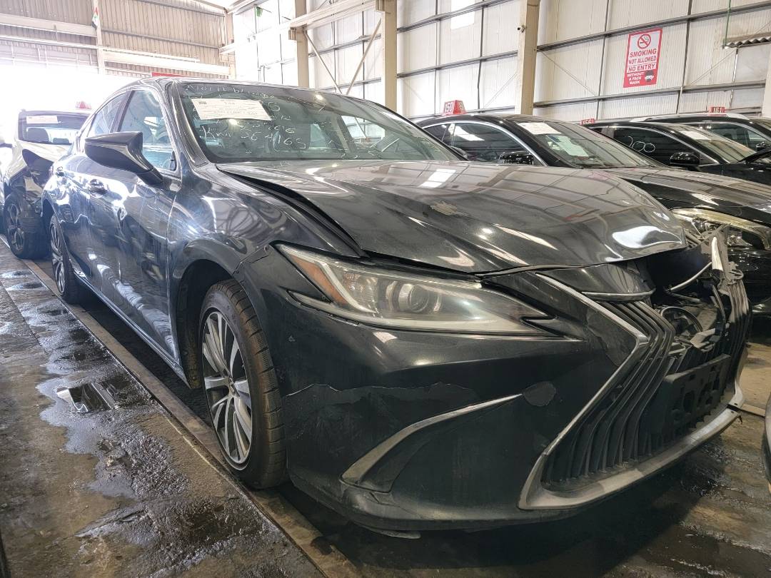 2020 LEXUS ES 300H — 350608 KM — Lot LU005906 — Main - Marhaba Auctions Used Cars - Image 3