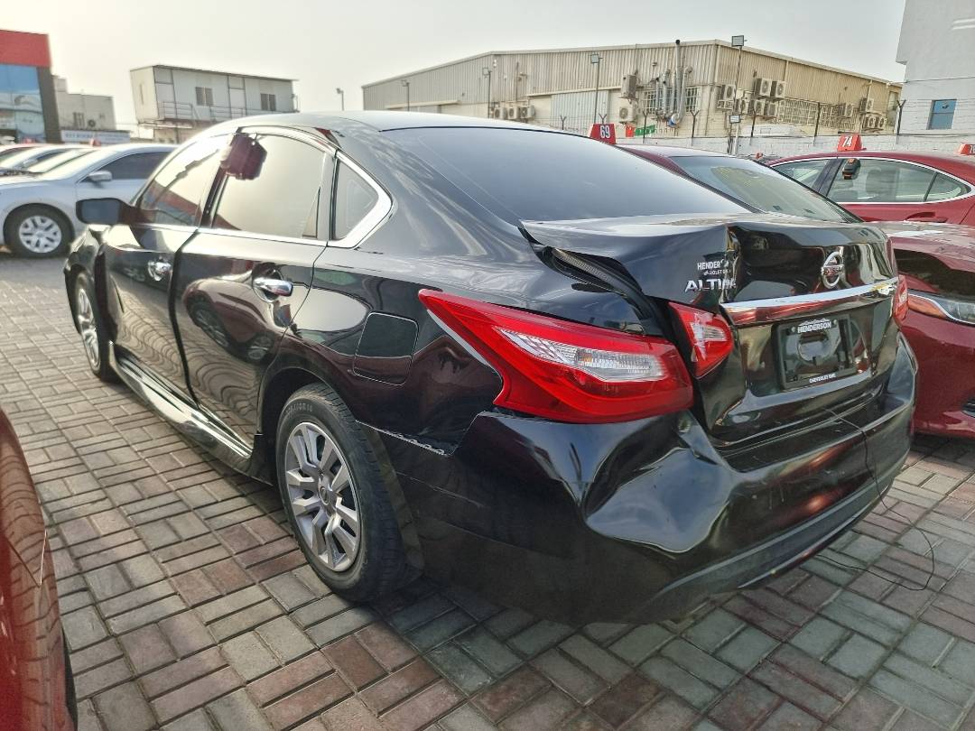 2017 NISSAN ALTIMA — 173162 Miles — Lot 40217705 — Souq - Marhaba Auctions Used Cars - Image 4
