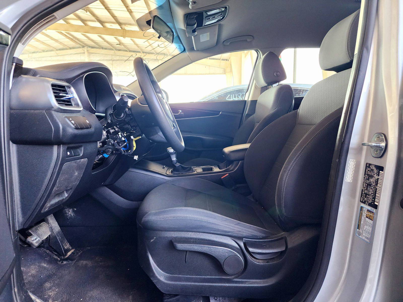 2020 KIA SORENTO — 97455 Miles — Lot LG614940 — Souq - Marhaba Auctions Used Cars - Image 8