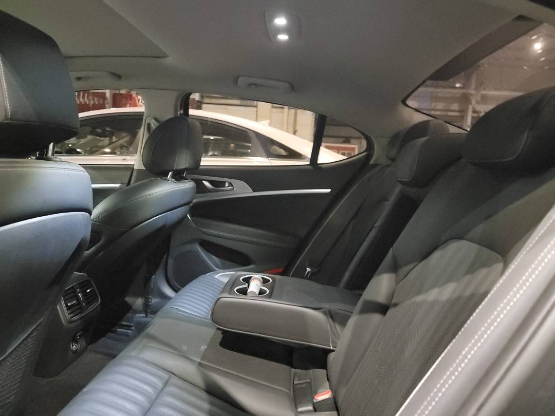 2019 GENESIS G70 — 91108 KM — Lot 47 088 — Main - Marhaba Auctions Used Cars - Image 7