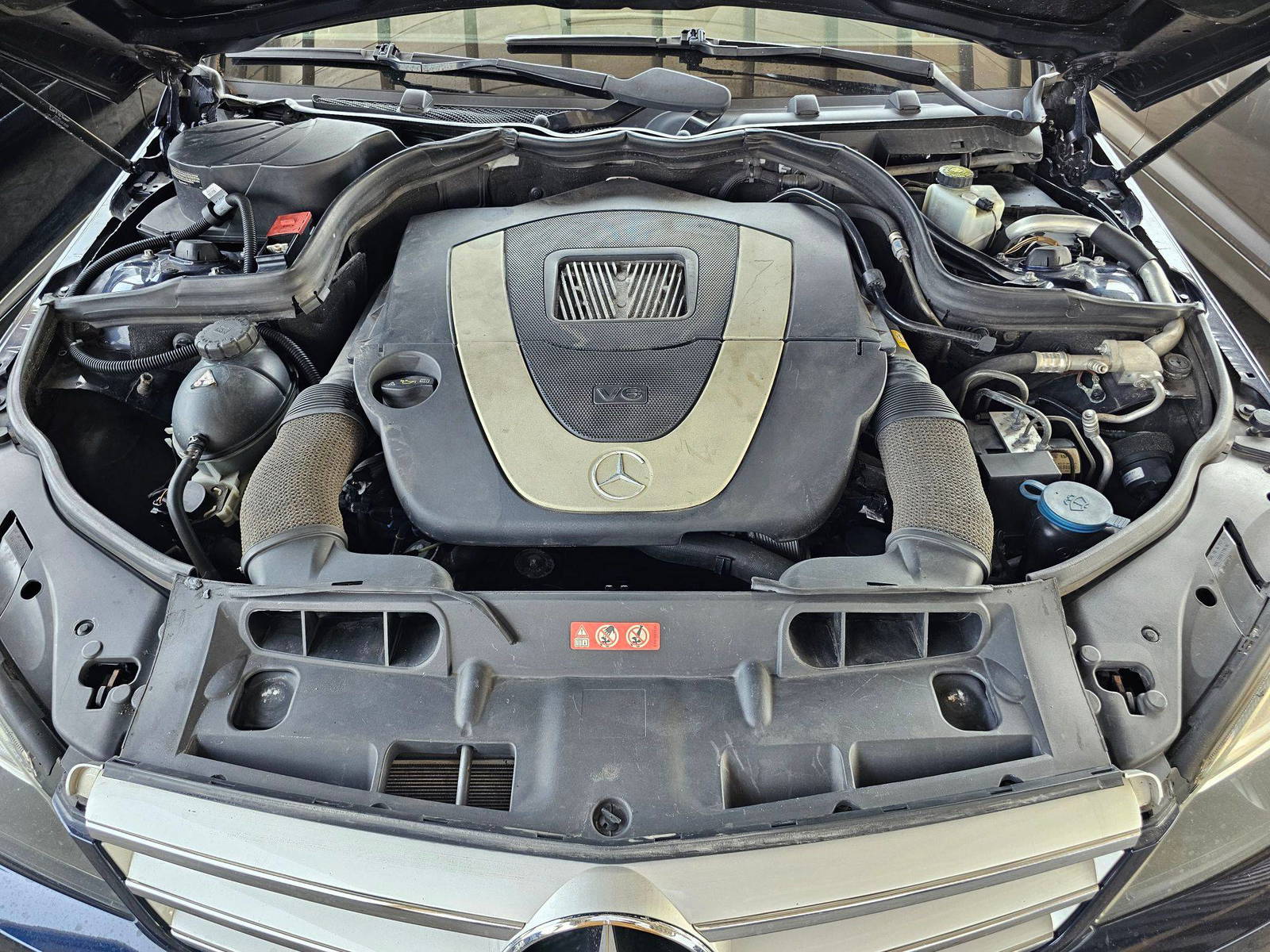 MERCEDES BENZ C300 2011 - Marhaba Auction Used Cars - Image 11