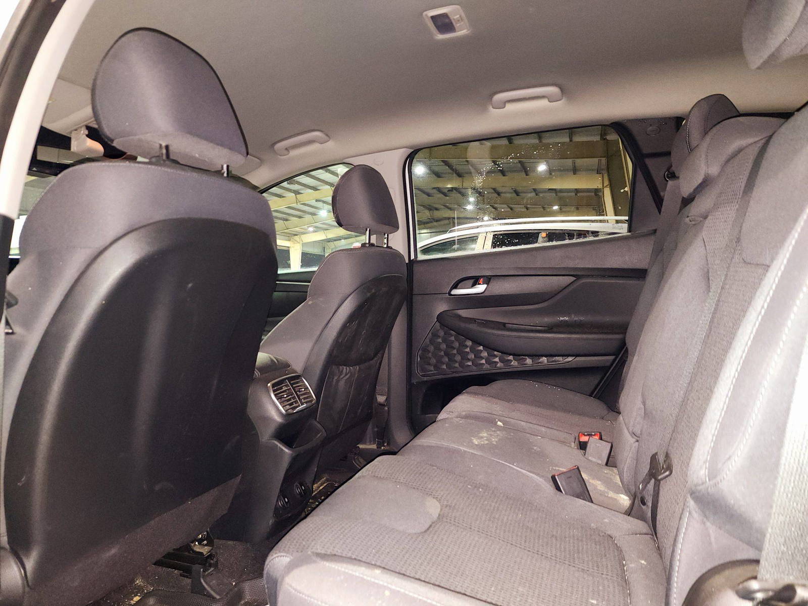 2019 HYUNDAI SANTA FE — 43721 KM — Lot 30046665 — Souq - Marhaba Auctions Used Cars - Image 6