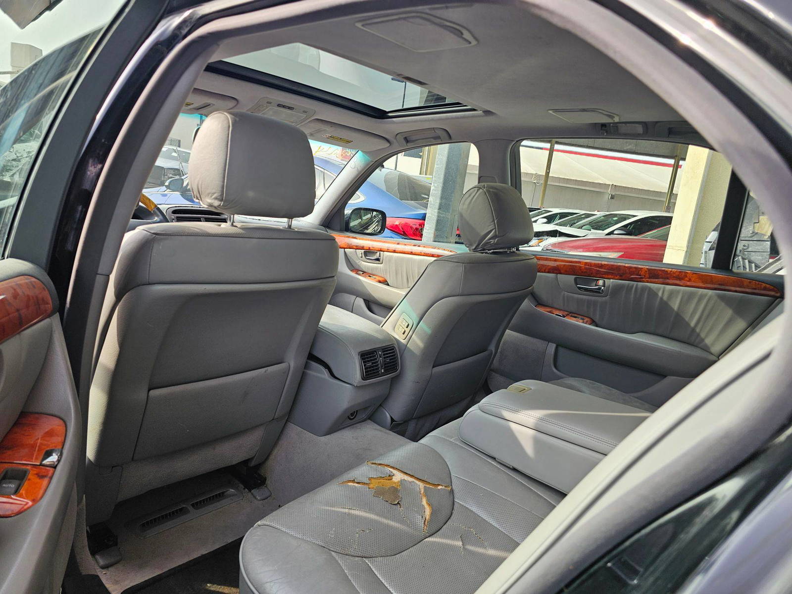 2005 LEXUS LS 430 — 142234 Miles — Lot X55005674 — Souq - Marhaba Auctions Used Cars - Image 6