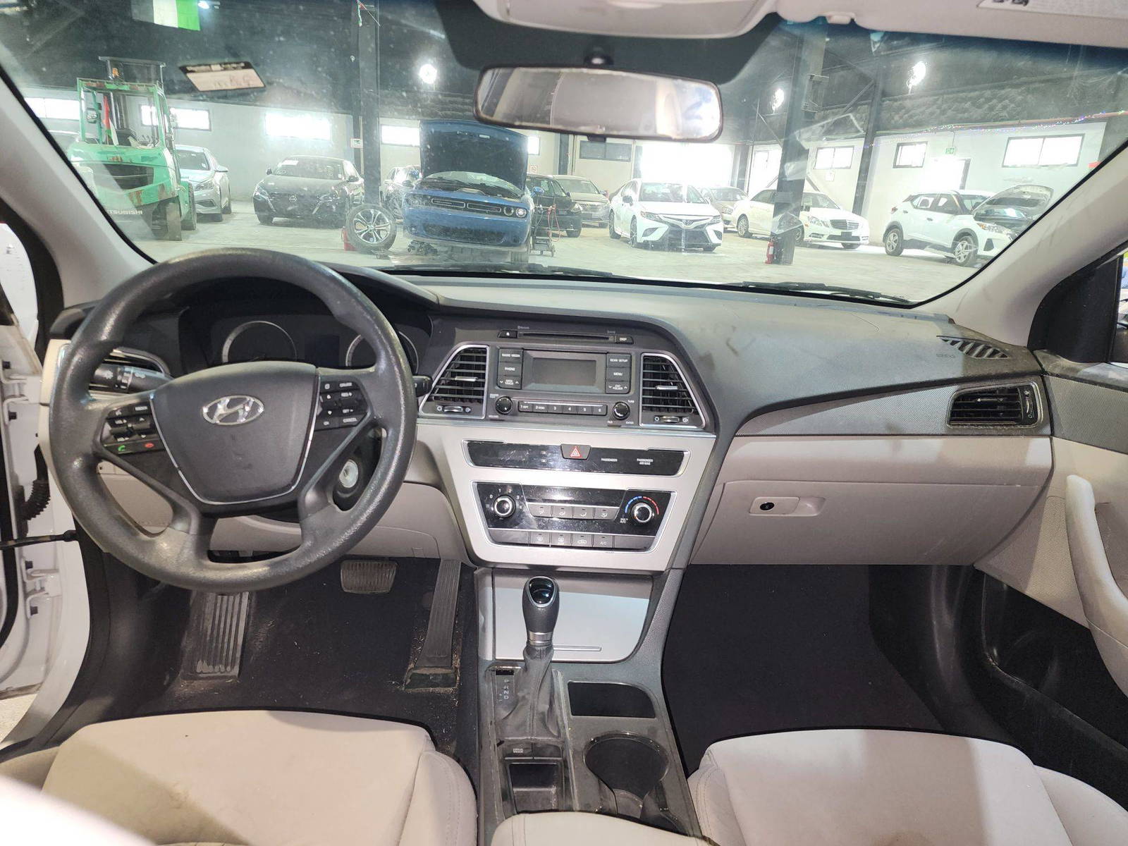 2017 HYUNDAI SONATA — 165047 Miles — Lot F8HH441478 — Al Quoz - Marhaba Auctions Used Cars - Image 9